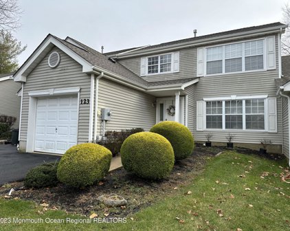 123 Linden Lane, Freehold