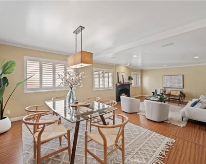 14560 Benefit Street Unit 206, Sherman Oaks