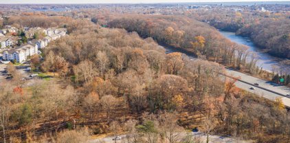 502 Admiral Dr, Annapolis