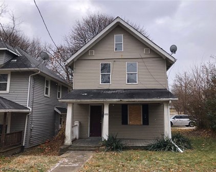 1020 Fairbanks Place, Akron