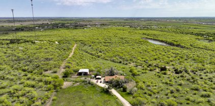 2675 Fm 465, Seguin