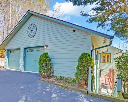 700 Prime Hill, Clayton