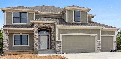 7075 NW Forest Lakes Drive, Parkville