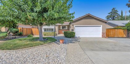 1021 W Latimer AVE, Campbell