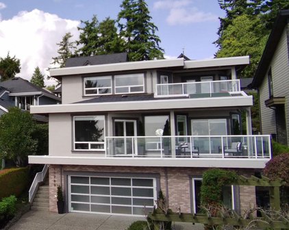 13289 12b Avenue, Surrey