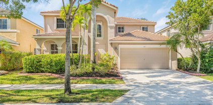 831 Sunflower Cir, Weston