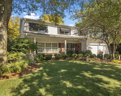 24 W Berkley Drive, Arlington Heights