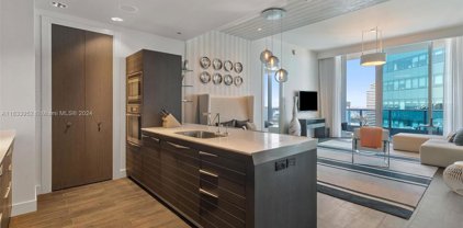 200 Biscayne Boulevard Way Unit #5211, Miami