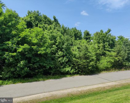 8846 Ox Rd, Lorton