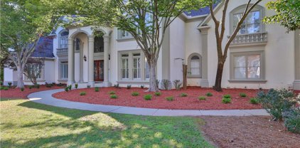 8315 Sentinae Chase Drive, Roswell