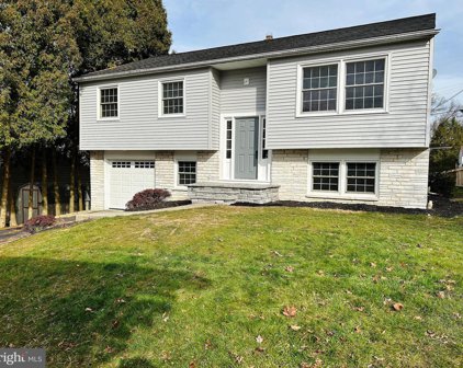 1525 Princess Anne Dr, Lancaster
