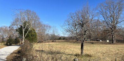4295 NW Gourdneck Rd, Tullahoma