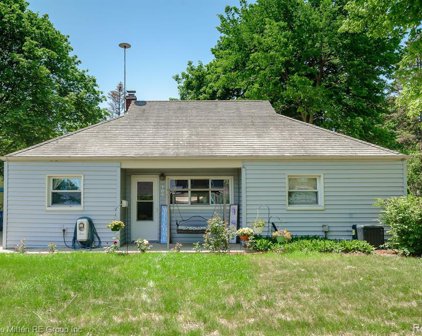 305 CHURCH, Belleville