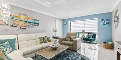 6347 Bay Club Dr Unit #1, Fort Lauderdale