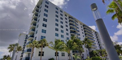 7501 E Treasure Dr Unit #2L, North Bay Village