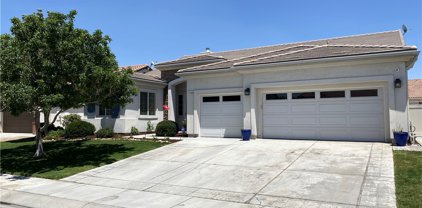 10285 Cotoneaster Street, Apple Valley