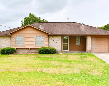 1618 Avenue A, Danbury