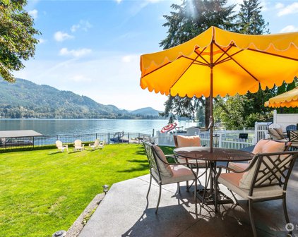 562 W Lake Samish Drive, Bellingham