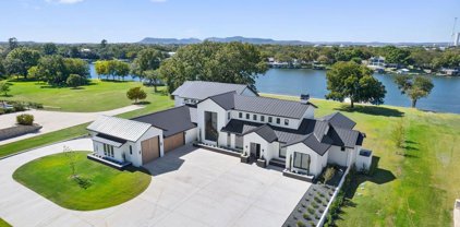 1813 Legends Parkway On Lake Lbj, Kingsland