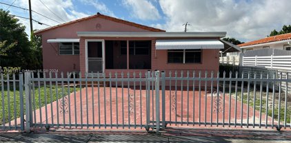 318 W 15th St, Hialeah