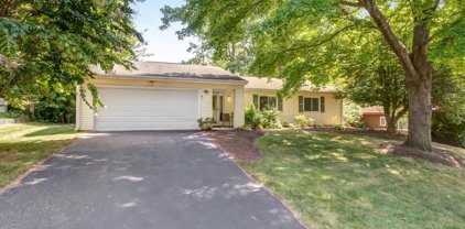 1410 Sadlers Wells Dr, Herndon
