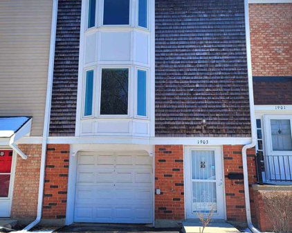 1903 Williamsburg Drive, Hoffman Estates