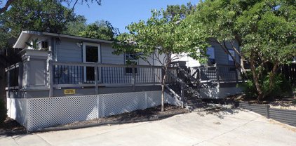 259 Park Dr, Lakehills