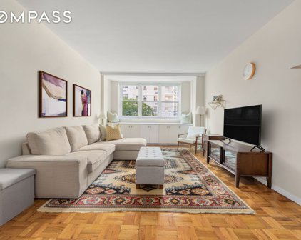 63 E 9th  Street Unit 4-O, New York
