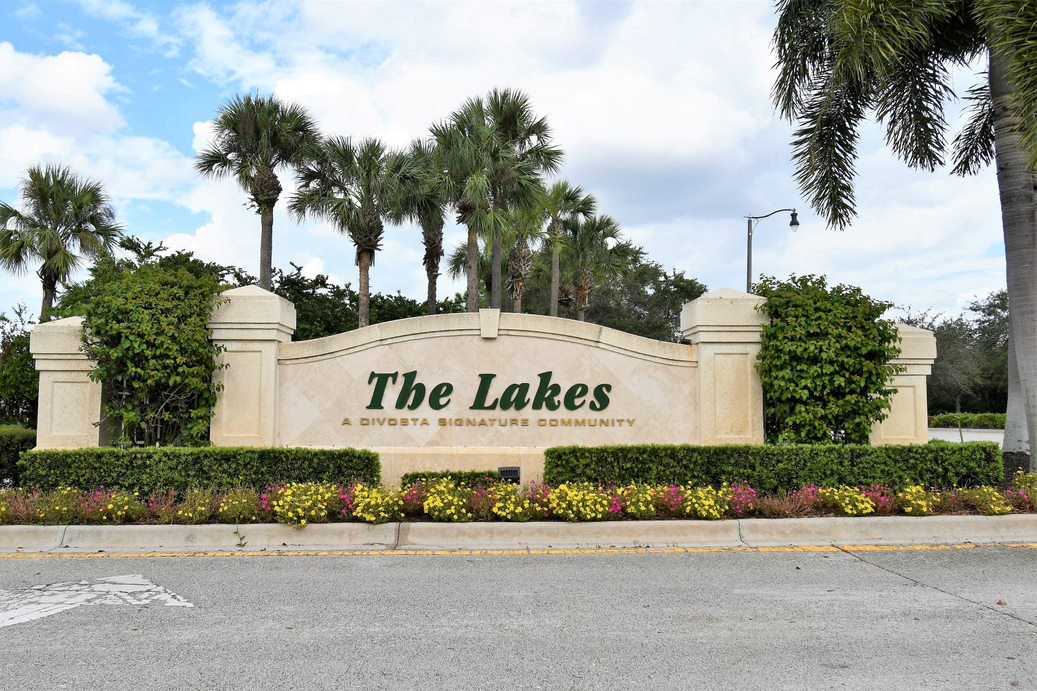 The Lakes at Tradition