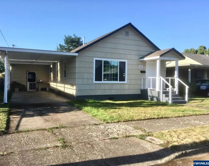 1616 2nd Av