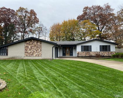 16576 TIMBERVIEW, Clinton Twp