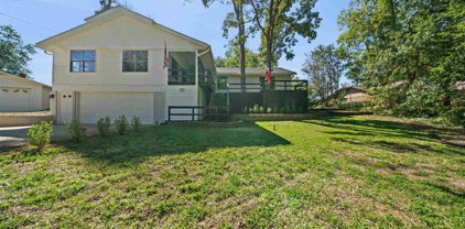 120 Fairway Dr E, Hideaway