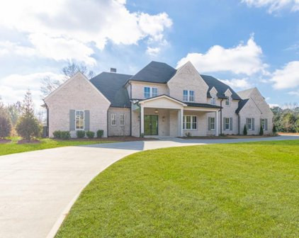 205 Five Oak Farm, Milton