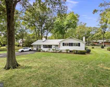 4300 Neptune Dr, Alexandria