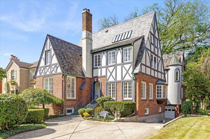236 S Chandler Avenue, Elmhurst