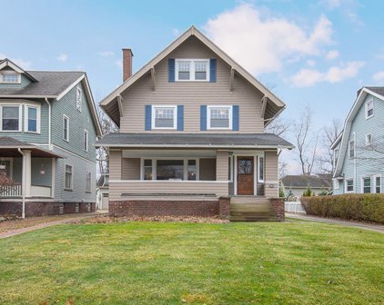 13921 Clifton, Lakewood