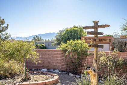 901 W Paseo Del Cilantro, Green Valley
