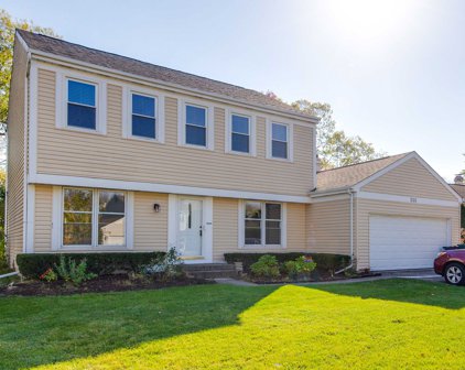 205 Arcadia Court, Vernon Hills