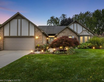 4346 CURRY, Sterling Heights