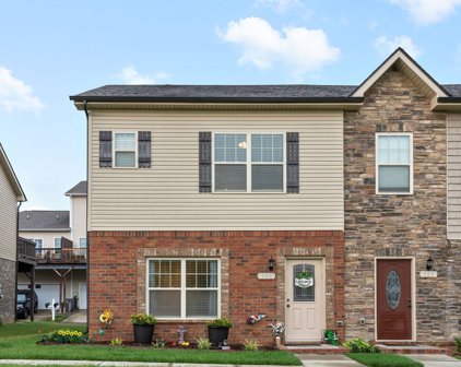 106 Whitman Xing, Clarksville