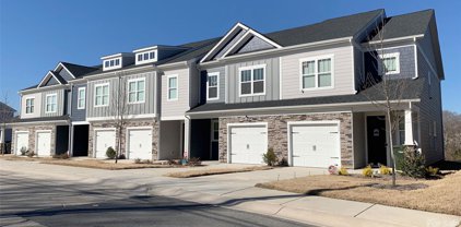 34 Woodsdale Se Place Unit #5, Concord