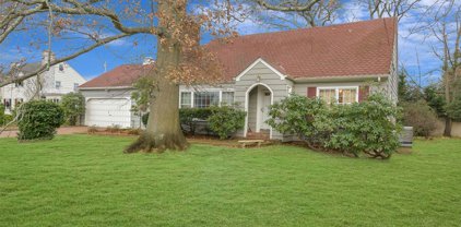 176 Bay Drive, Massapequa
