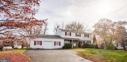 711 Canterbury Ln, Horsham