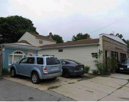 935 West Shore Road 937, Warwick
