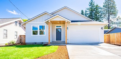 244 SE CURRIN ST, Estacada