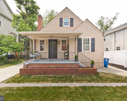 406 S Wayne St, Arlington