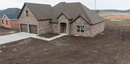 805 Lawlis  Road, Siloam Springs