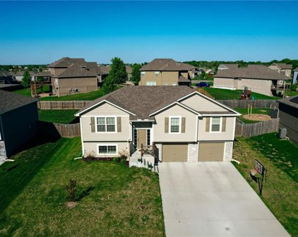 1007 SW Chickadee Drive, Oak Grove