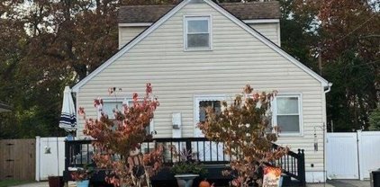 128 Smithtown Polk Boulevard, Centereach