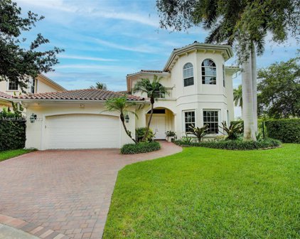 914 Sanibel Dr, Hollywood